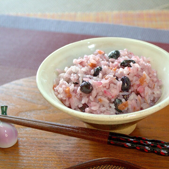 パパッと美味しい★梅入り黒豆ご飯【動画】